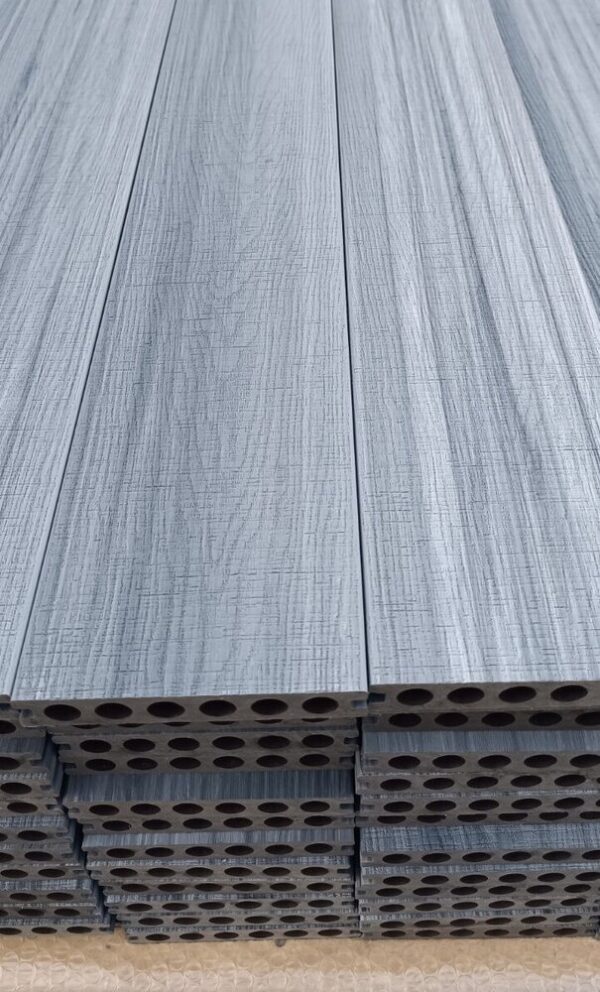 Декинг ко екструзионен STORM GREY 300x140x23 мм